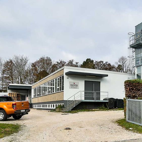 Das Gebäude der Schreinerei Wachter in Ulm - Präzision in Holz